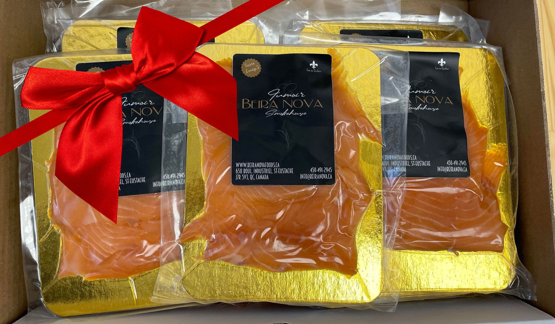 Boîte festive 2 (saumon fumé traditionnel 3 paquets x 300g)
