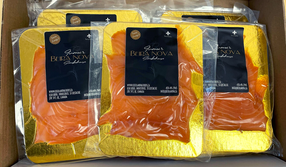 Boîte festive 1 (saumon fumé traditionnel 9 paquets x 100g)